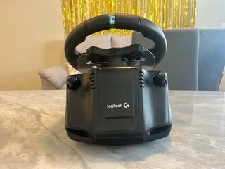 Volante Logitech G29 con Pedales
