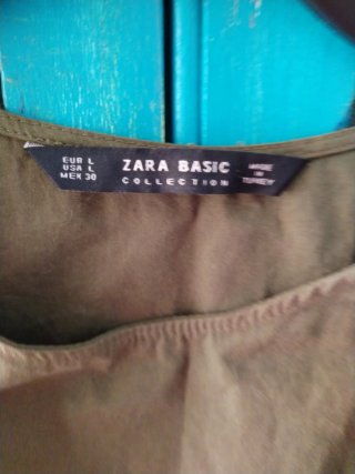 Blusa Zara volantes talla L