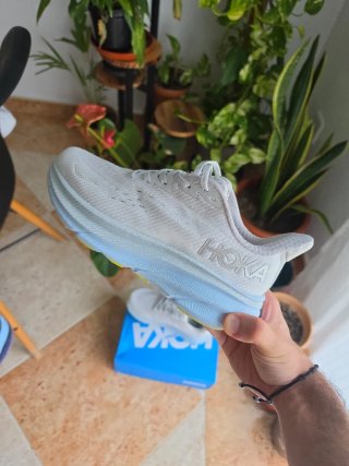 Hoka Clifton 9 gris/blanco