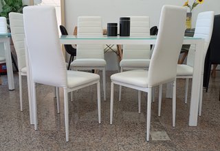 Mesa Cristal/Metal + 6 Sillas Blancas