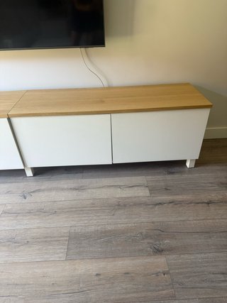 Muebles salon besta con panel de madera a medida