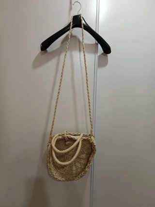 Bolso de rafia beige