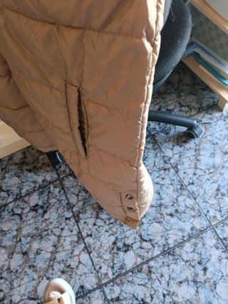 Chaqueta acolchada sin mangas con capucha