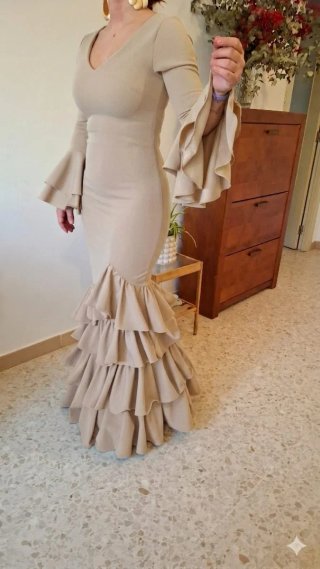 Traje de Flamenca Beige TODAS LAS TALLAS
