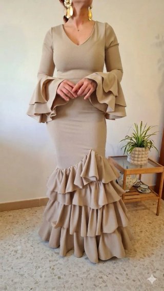 Traje de Flamenca Beige TODAS LAS TALLAS