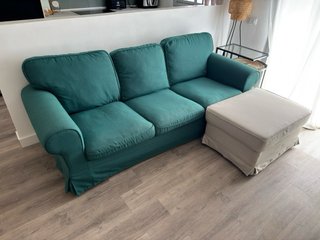 Sofá 3 plazas EKTORP IKEA + PUFF