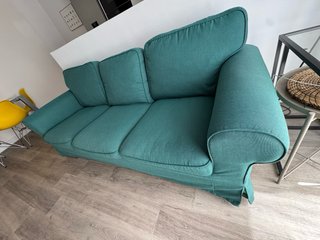 Sofá 3 plazas EKTORP IKEA + PUFF