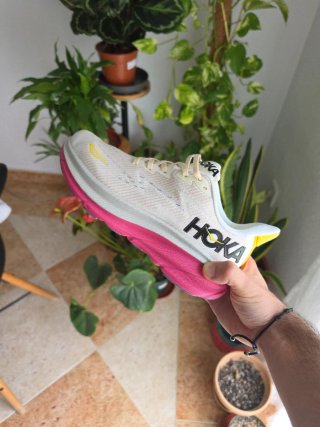 Hoka Clifton 9 Beige/Rosa