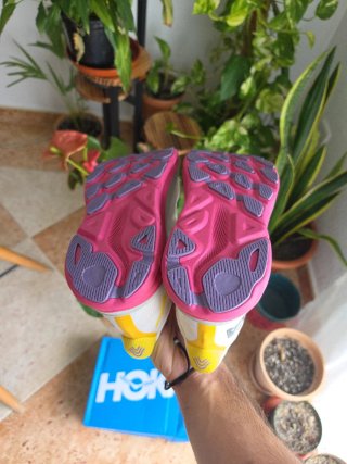 Hoka Clifton 9 Beige/Rosa