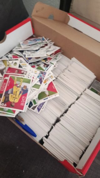 INTERCAMBIO CROMOS DE FÚTBOL LIGA 26-27. DE PANINI