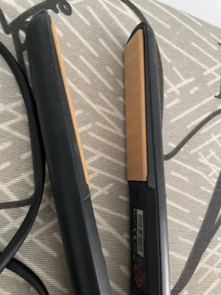 Plancha de pelo GHD negra