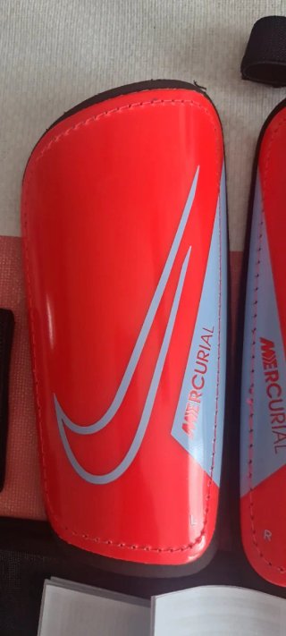 Espinilleras Nike Mercurial Talla S