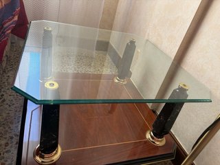Mesa auxiliar cristal y madera