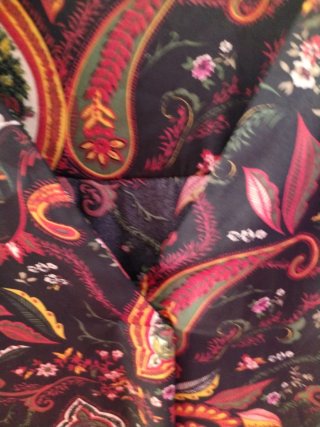 Blusa satinada estampado paisley S