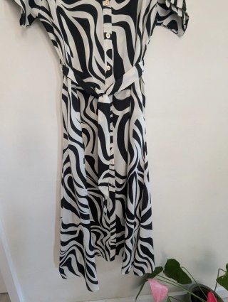 Vestido Midi Camiseiro Zebra Menglu