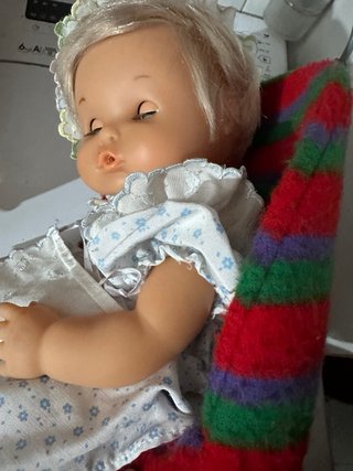 Muñeca Nenuco con vestido capota y trona