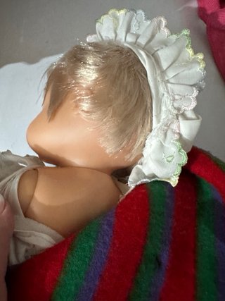 Muñeca Nenuco con vestido capota y trona
