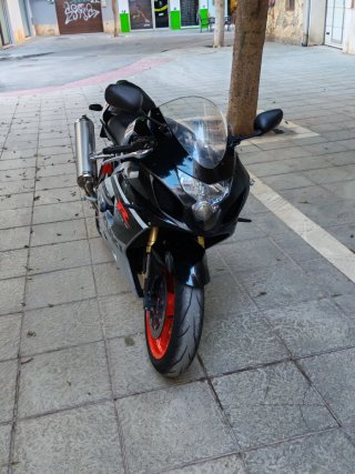 Suzuki GSXR K5 Negra, Roja y Plateada
