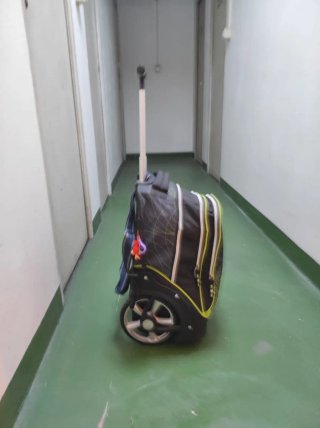 Mochila con ruedas para patines