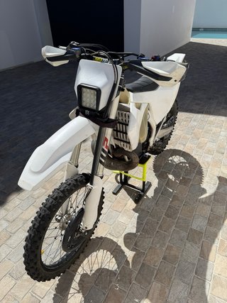 Moto enduro Husqvarna TE 250 2t cross