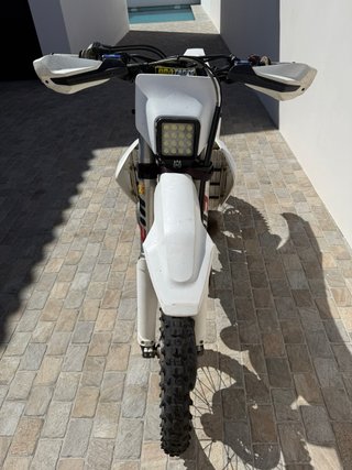 Moto enduro Husqvarna TE 250 2t cross