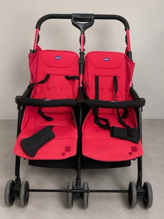 Carro gemelar Chicco rojo