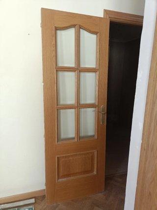 Puerta madera color roble