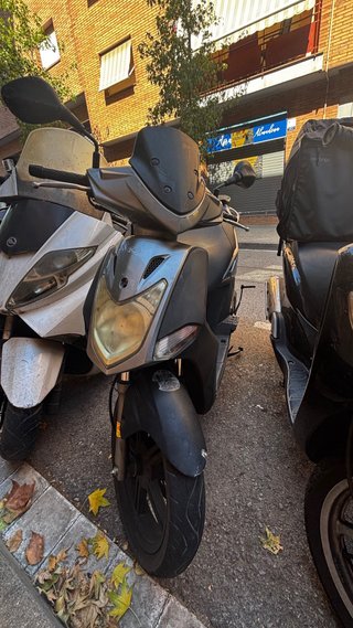Kymco Agility 125 Negra