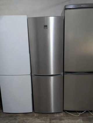 Nevera Zanussi plateada