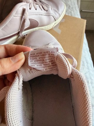 Tenis Nike Beige y Rosa