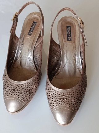 Zapatos Argentia dorados