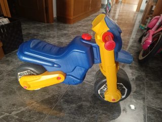 Moto de juguete infantil