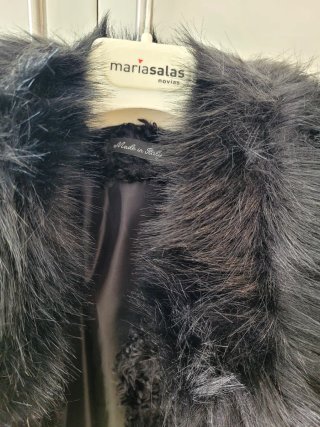 Chaquetón de pelo negro