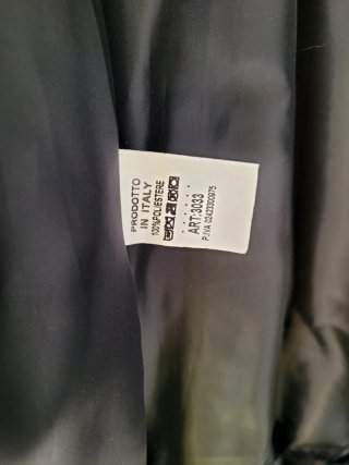 Chaquetón de pelo negro