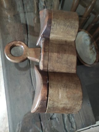 Especiero antiguo de madera