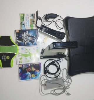 Consola Nintendo Wii Negra + Juegos y Accesorios