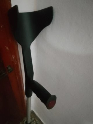 Muleta axilar ajustable adulto