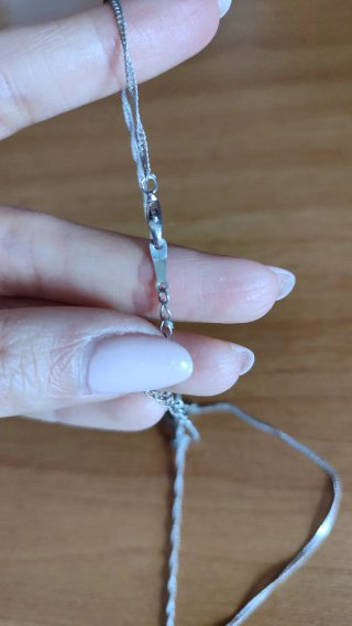Collana punto luce