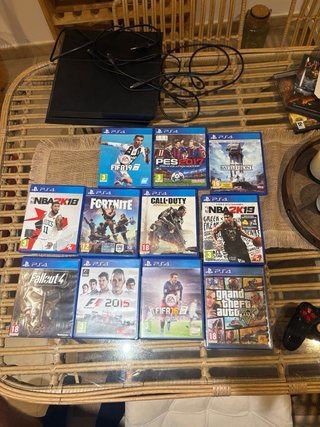 PS4 + 2 Mandos + 11 Juegos