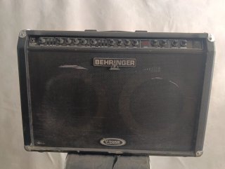 Amplificador Behringer V-TONE GMX212