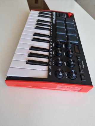AKAI MPK Mini Controlador MIDI