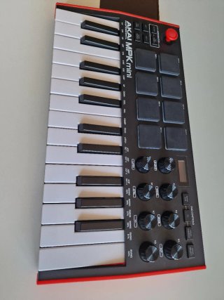 AKAI MPK Mini Controlador MIDI