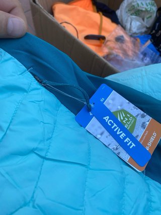 Chaqueta acolchada Columbia con capucha