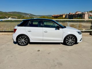 Audi A1 2016 ETIQUETA C