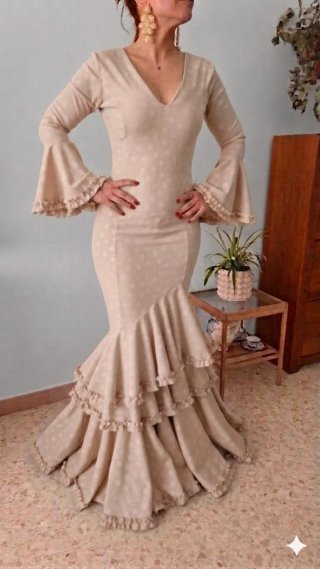 Traje de Flamenca Beige TODAS LAS TALLAS