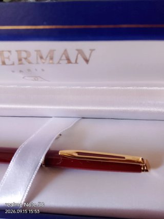 Bolígrafo Waterman Rojo y Dorado escribe perfecto