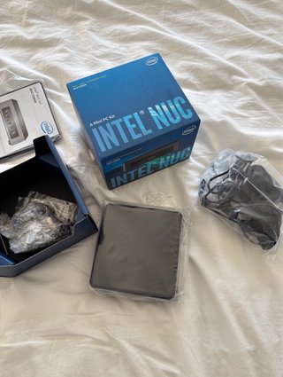 Intel NUC NUC7i5BNK Core i5 Mini PC