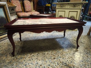 Mesa de centro de mármol y madera