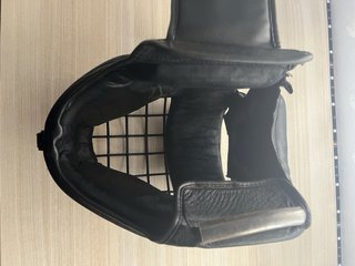 Casco MMA Leone con rejilla