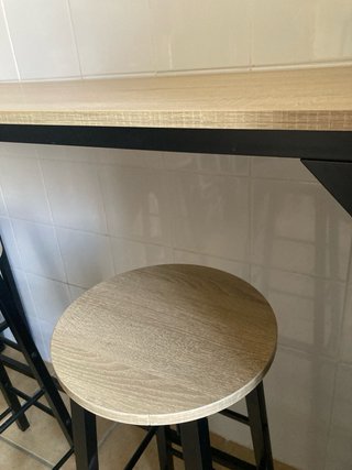 Mesa bar y 2 taburetes